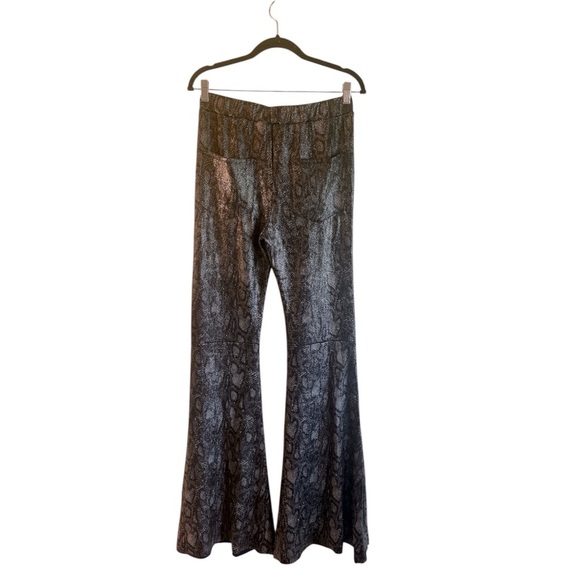 Wisteria Lane Python Bell Bottom Pants Size Large Black Silver Pull On - Picture 5 of 12